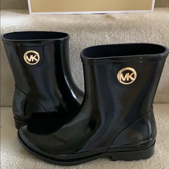 MICHAEL Michael Kors Shoes - NIB Michael Kors Benji Rainbooties.
